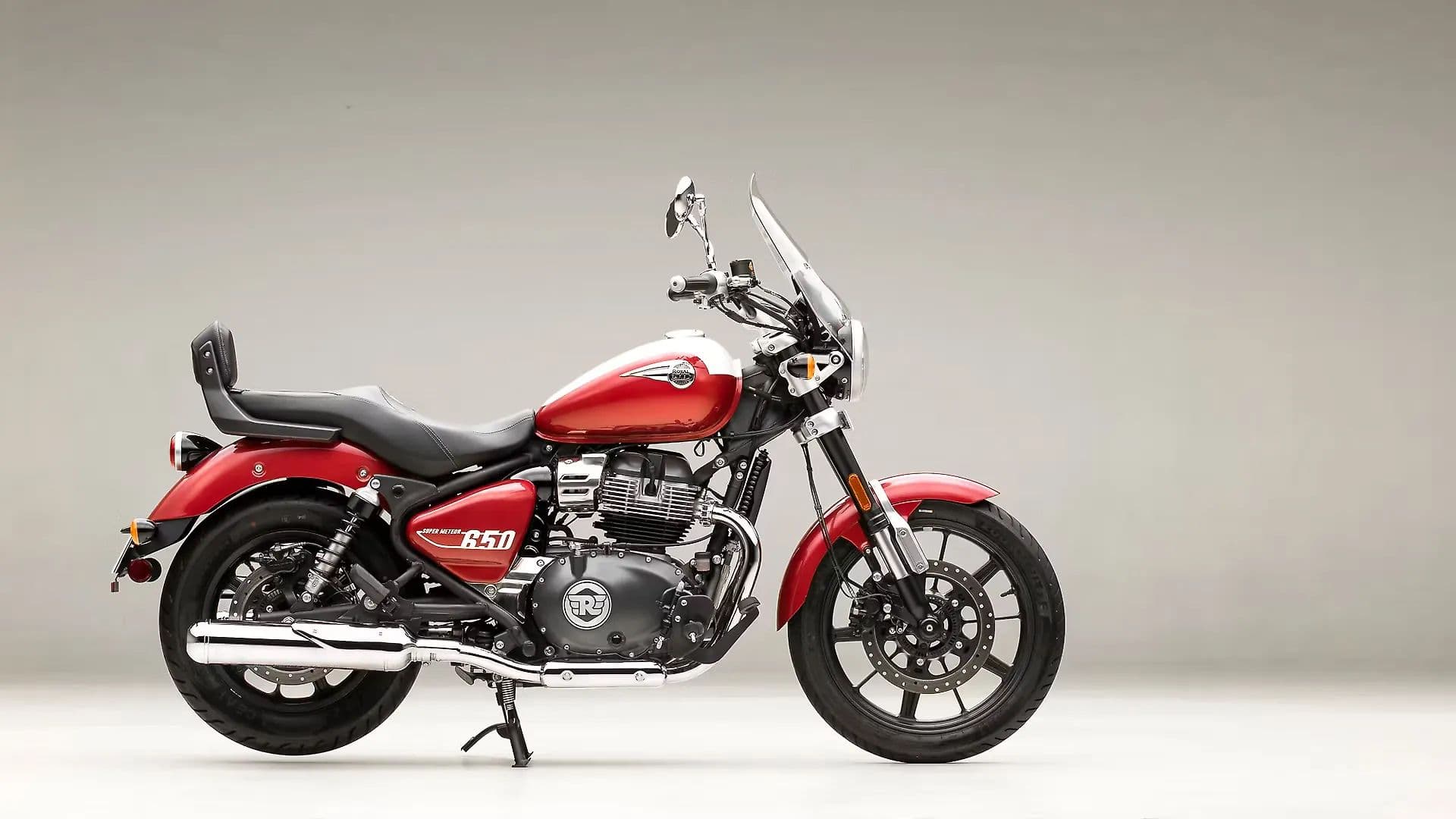 Royal Enfield Super Meteor 650 Right Side View