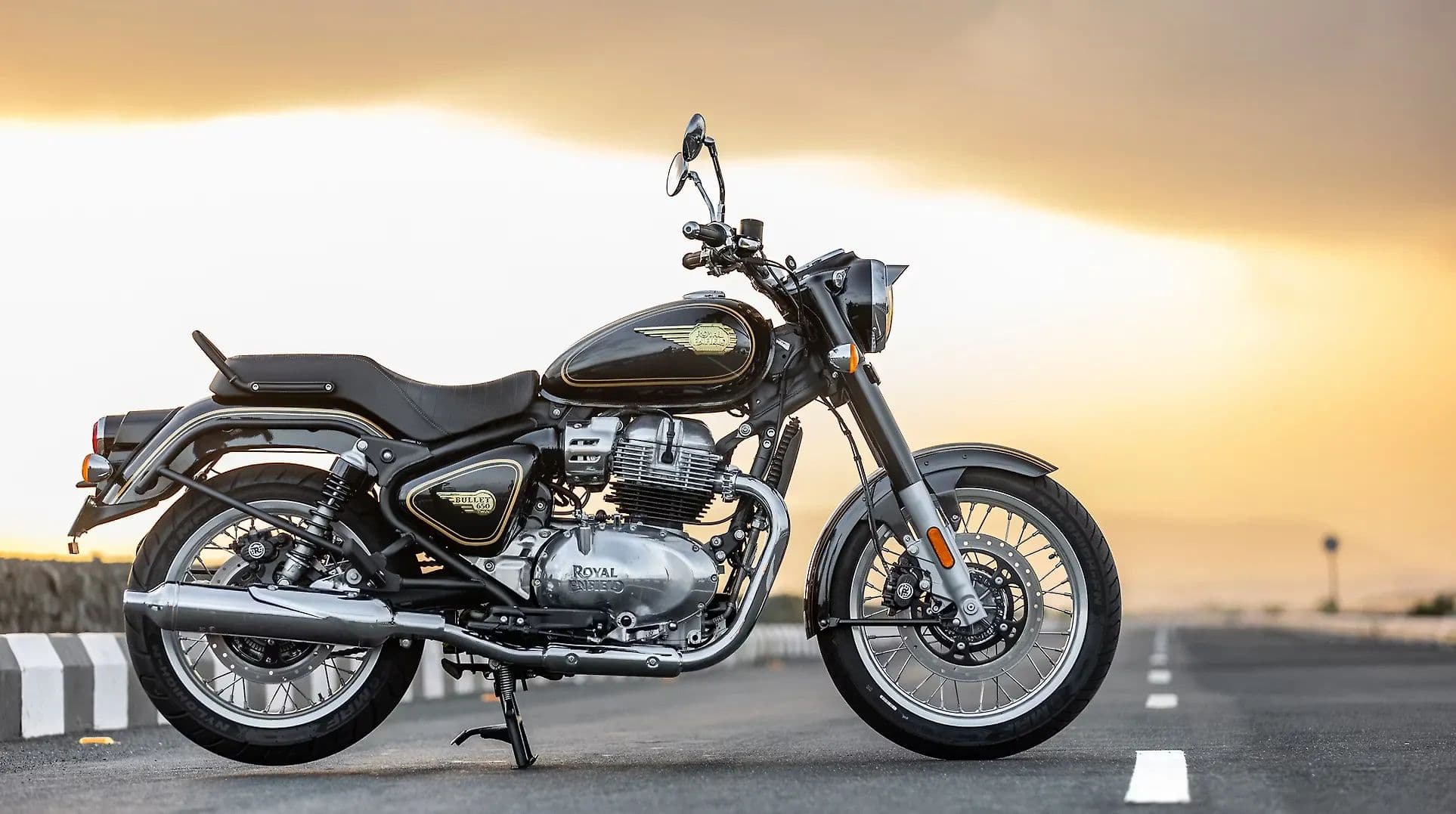 Royal Enfield Bullet 650 Right Side View
