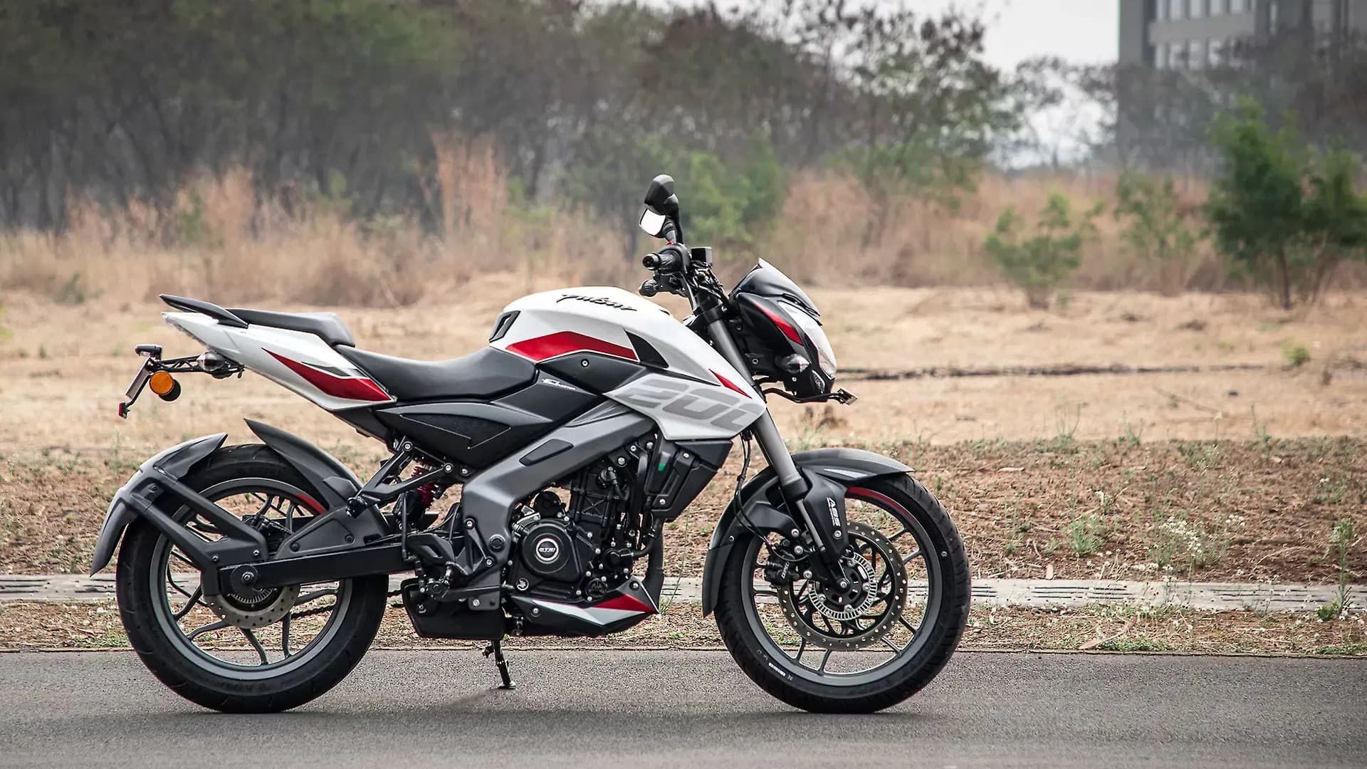 Bajaj Pulsar NS200 Right Side View