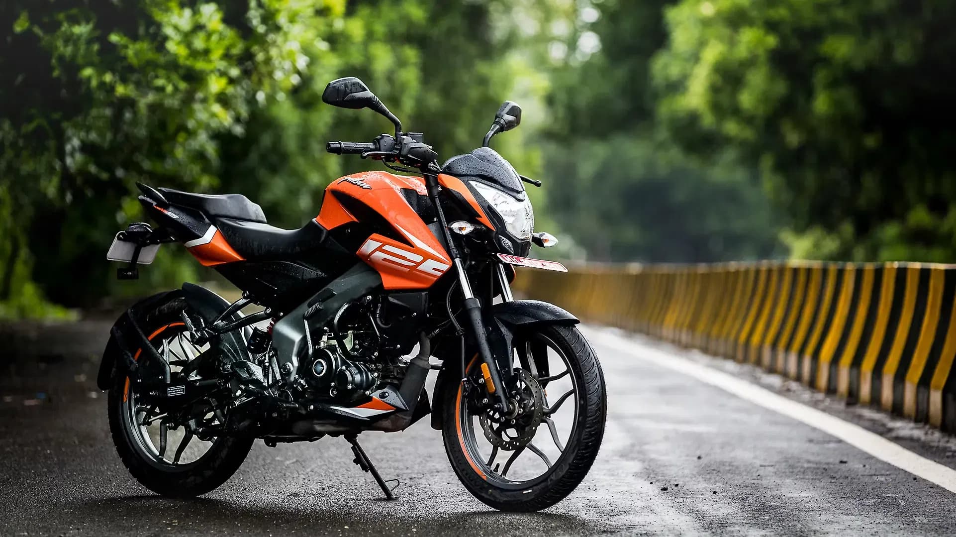 Bajaj Pulsar NS125 Right Front Three Quarter