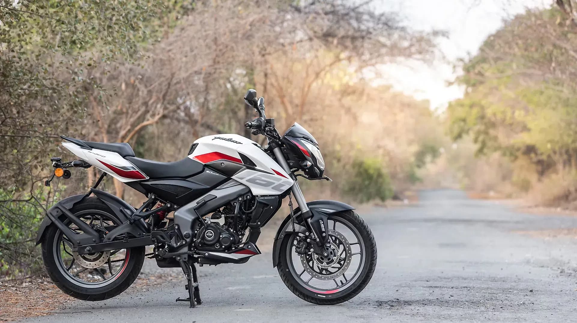 Bajaj Pulsar NS160 Right Side View