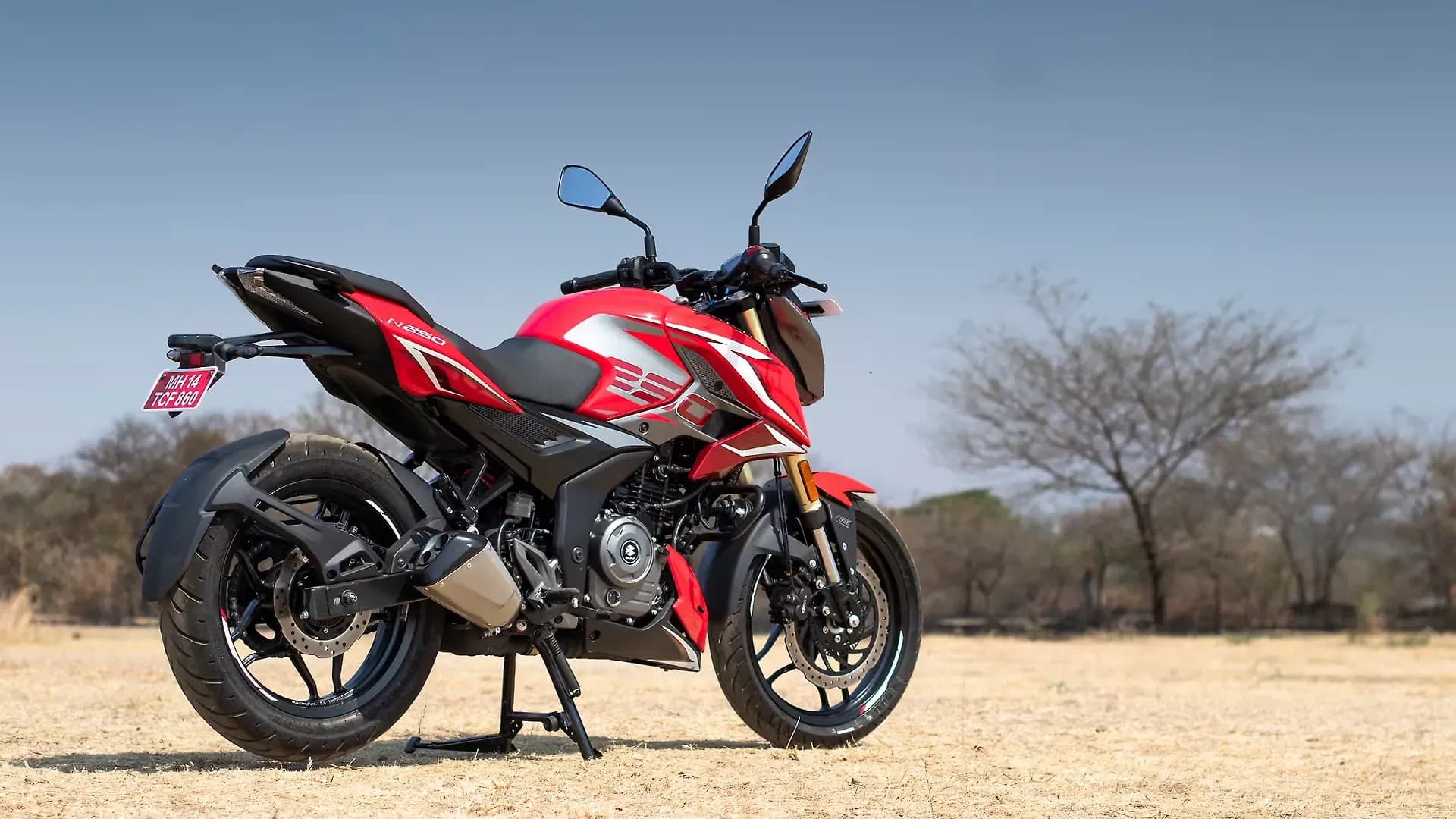 Bajaj Pulsar N250 Right Rear Three Quarter