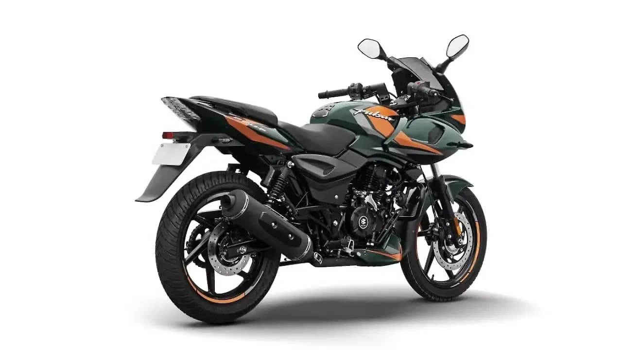 Bajaj Pulsar 220 F Right Rear Three Quarter