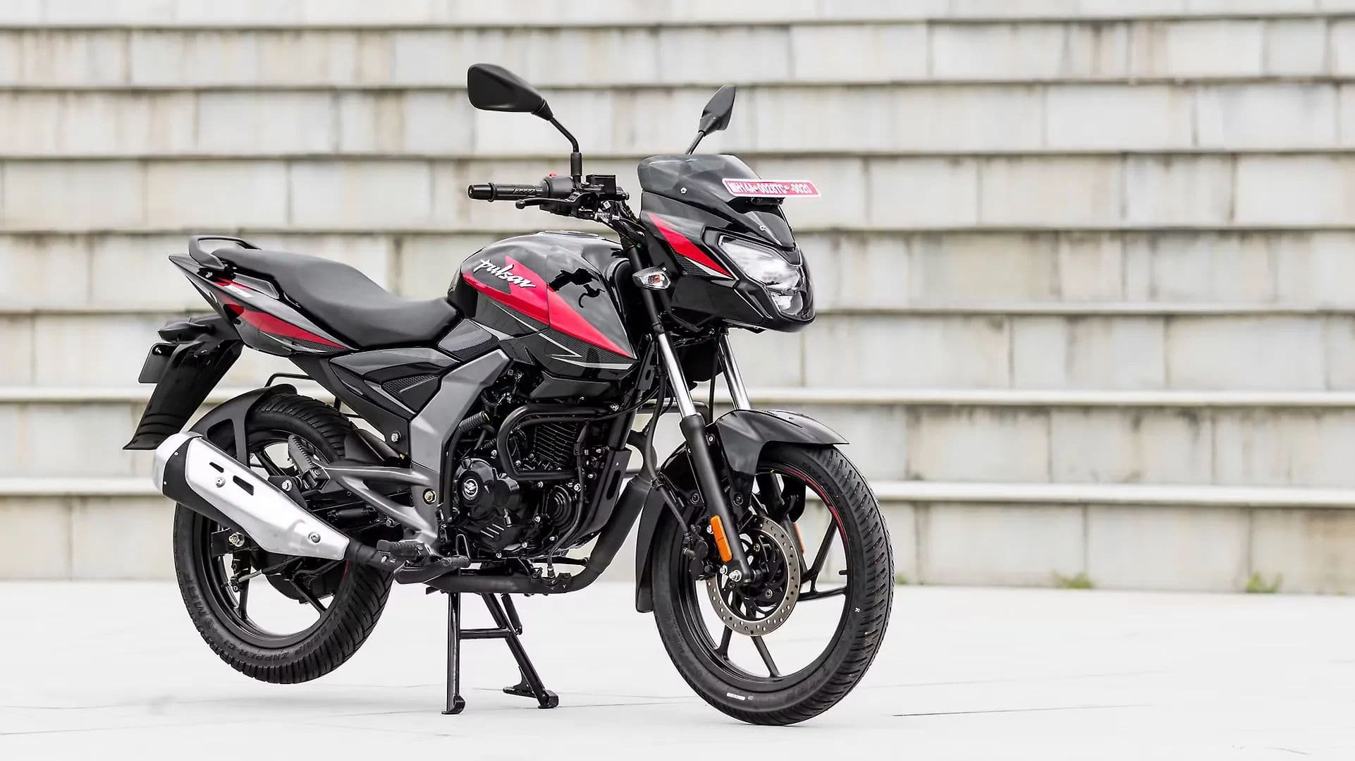 Bajaj Pulsar 125 2026 Right Front Three Quarter