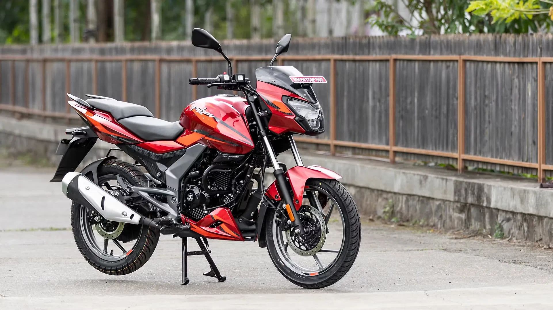 Bajaj Pulsar 150 [2026] Right Front Three Quarter