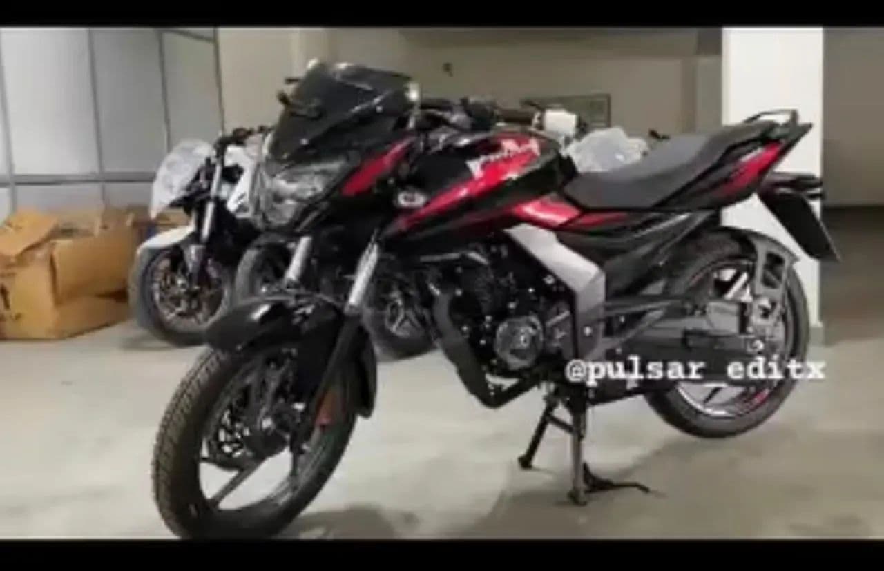 Bajaj Pulsar 150 [2026] Left Front Three Quarter