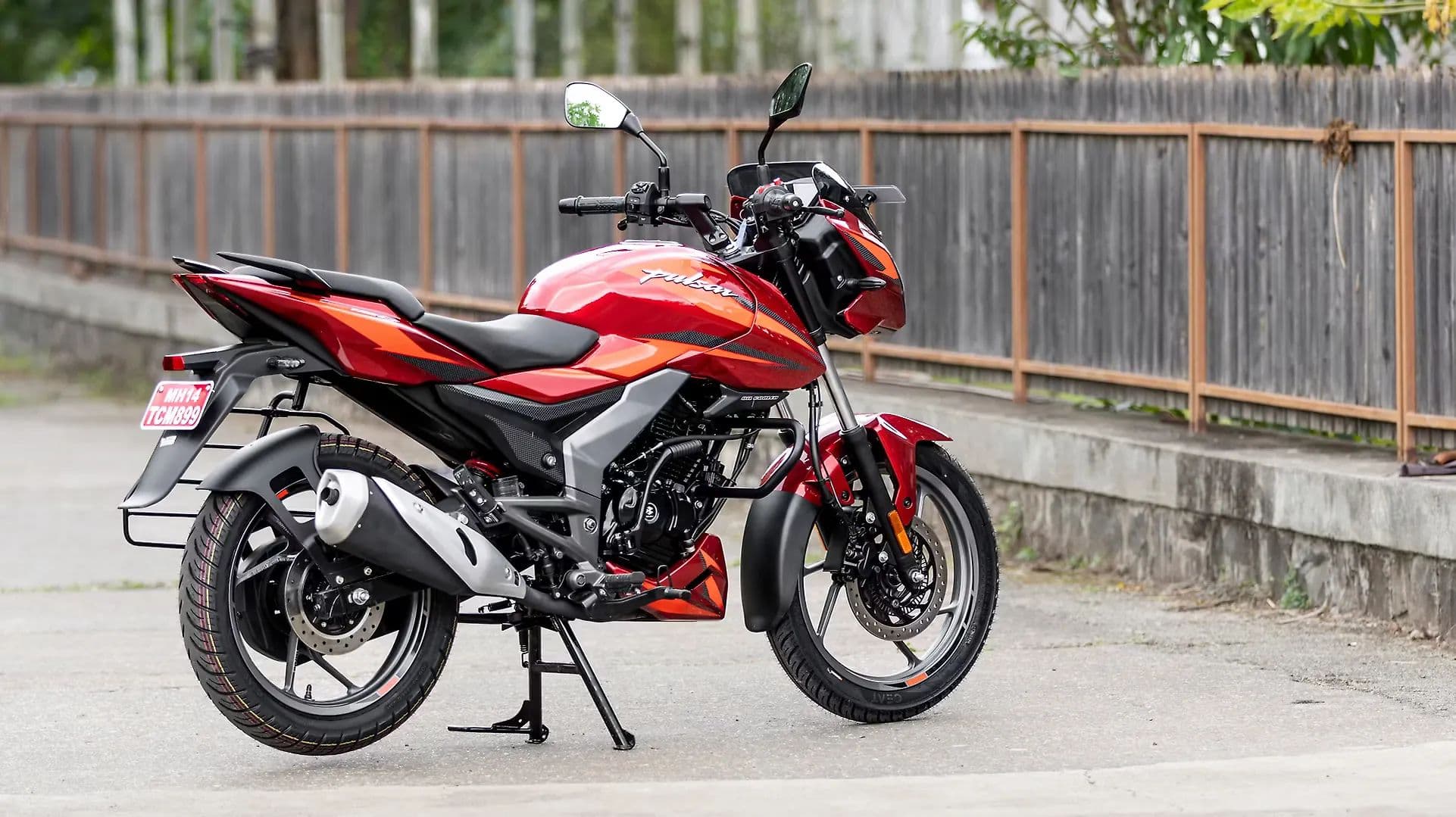 Bajaj Pulsar 150 [2026] Right Rear Three Quarter