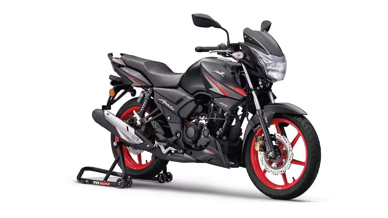 TVS Apache RTR 160 Right Front Three Quarter
