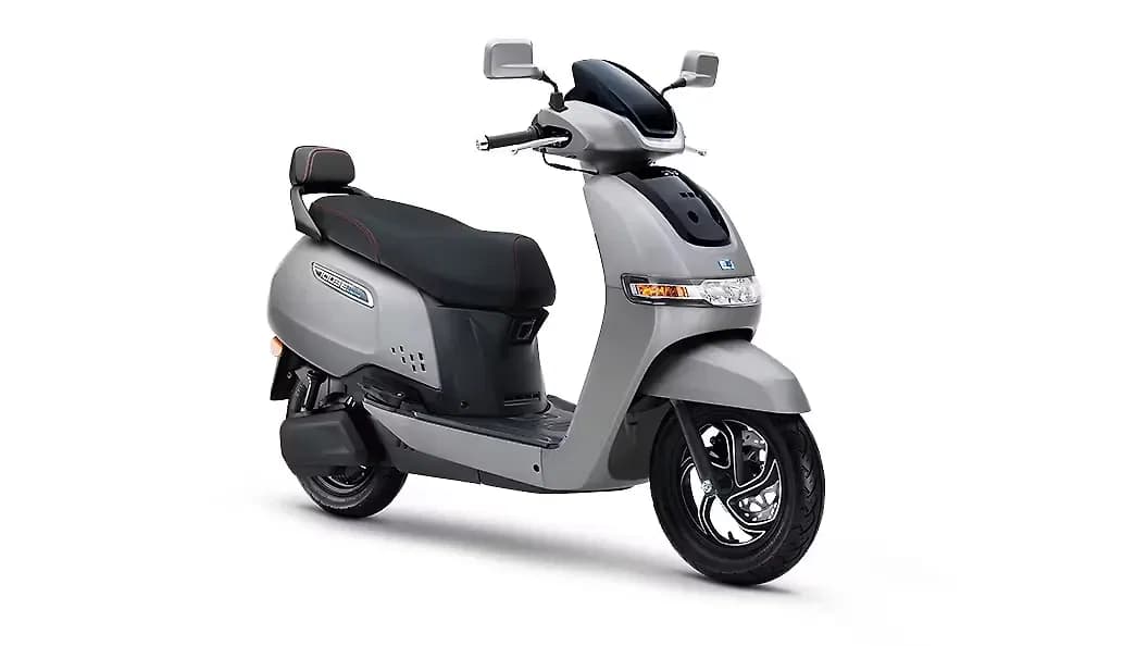 TVS iQube Right Front Three Quarter