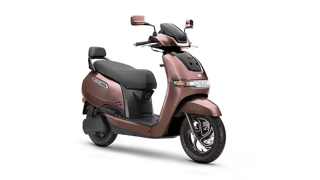 TVS iQube Right Front Three Quarter