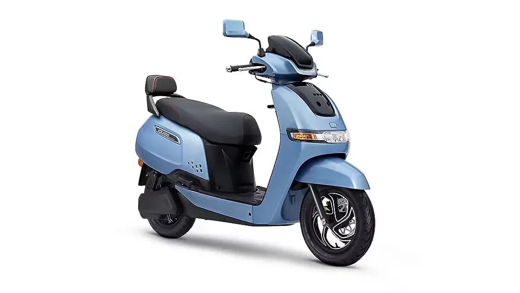 TVS iQube Right Front Three Quarter