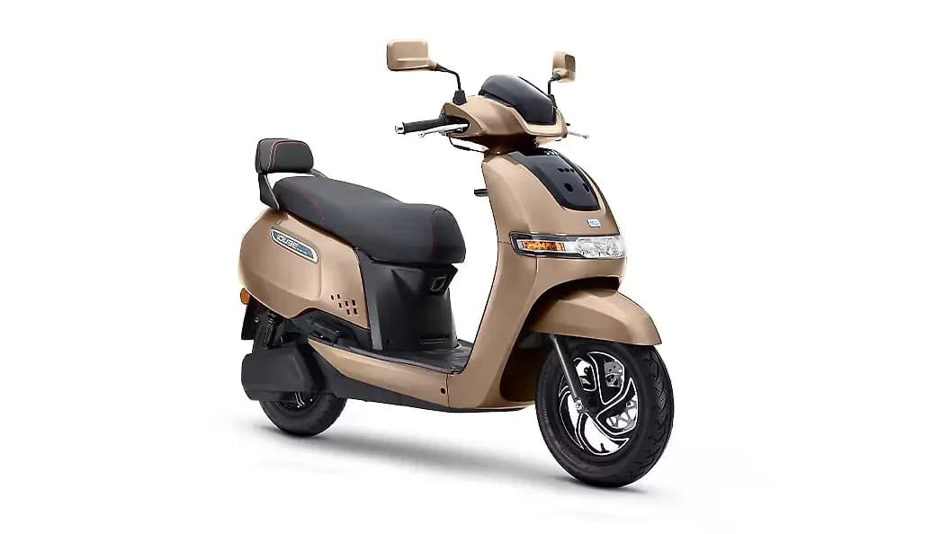 TVS iQube Right Front Three Quarter