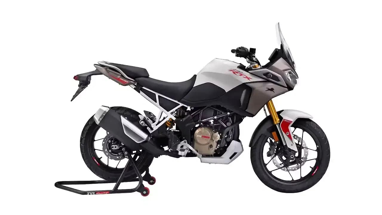 TVS Apache RTX in Pearl White
