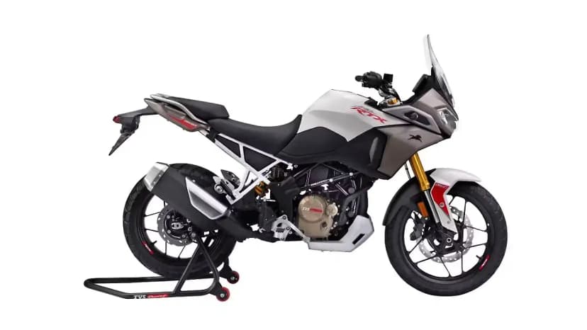 TVS Apache RTX in Pearl White