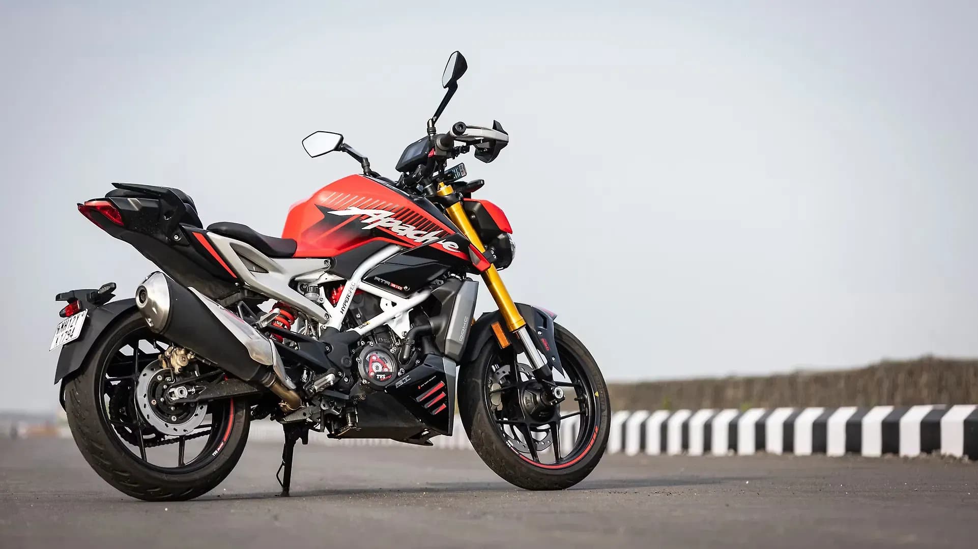 TVS Apache RTR 310 Right Rear Three Quarter