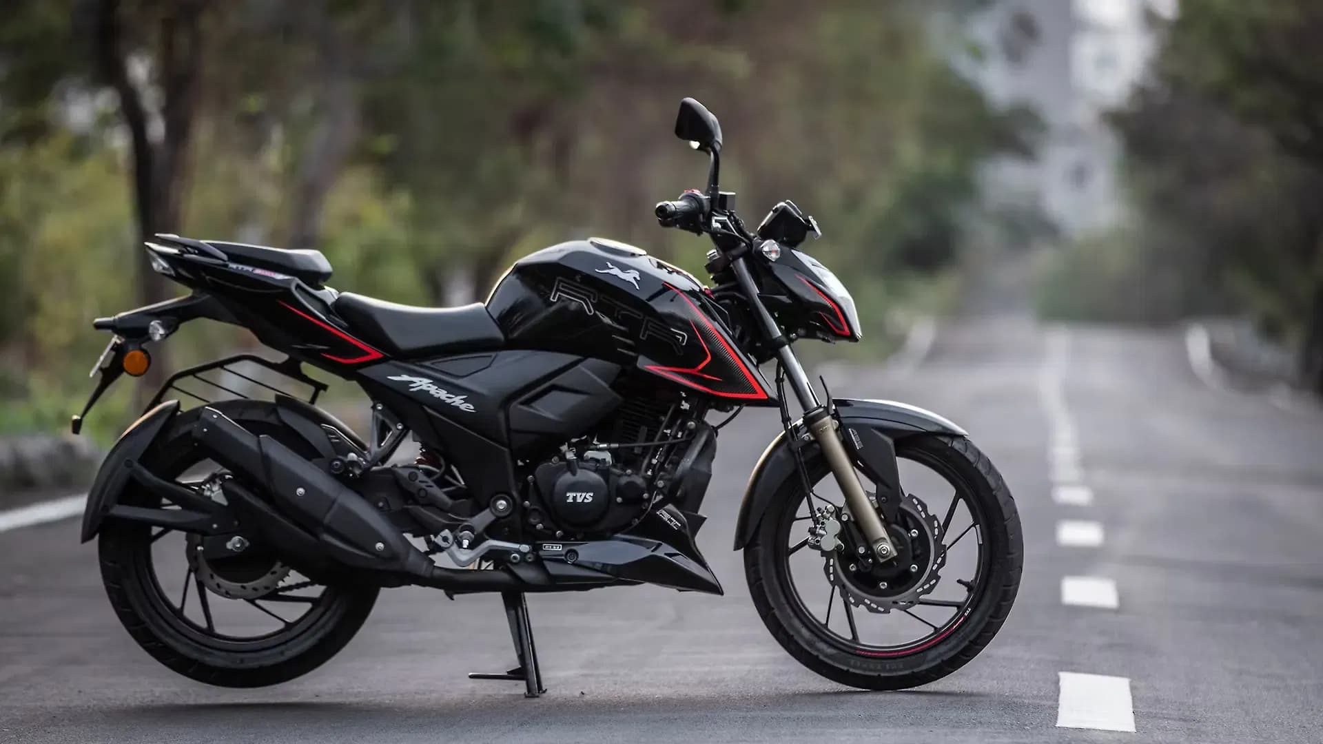 TVS Apache RTR 200 4V Right Side View