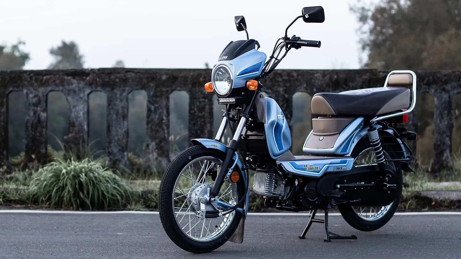 TVS XL100 Comfort Left Front Three Quarter
