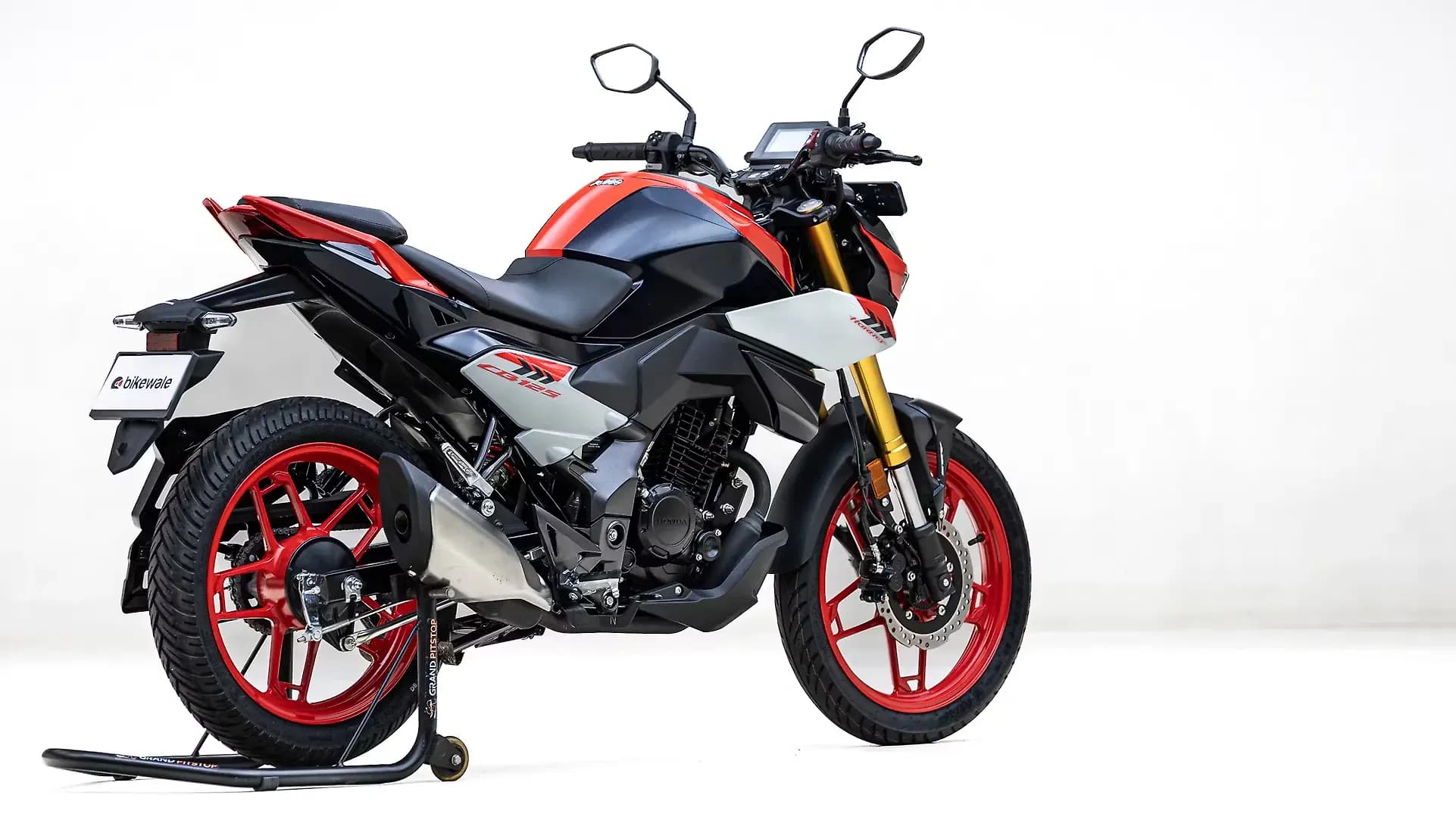 Honda CB 125 Hornet Right Rear Three Quarter