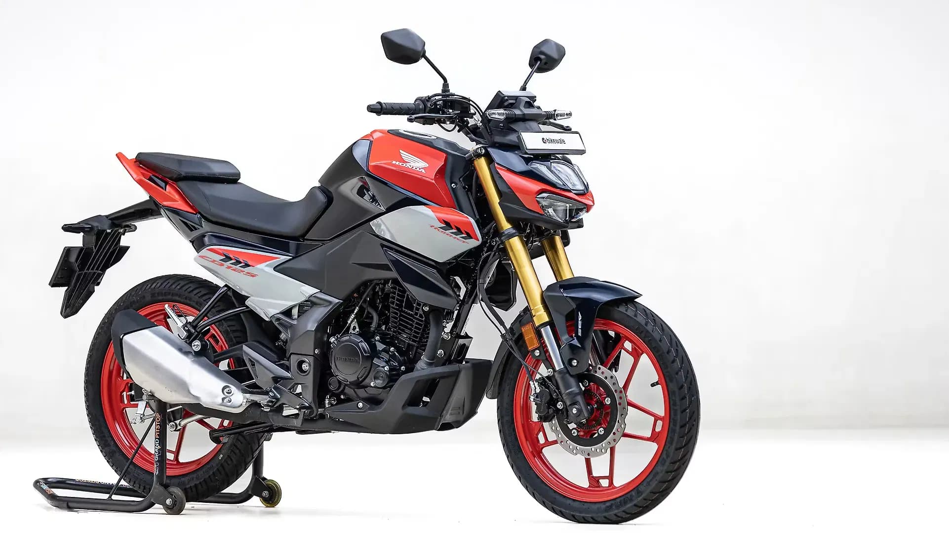 Honda CB 125 Hornet Right Rear Three Quarter