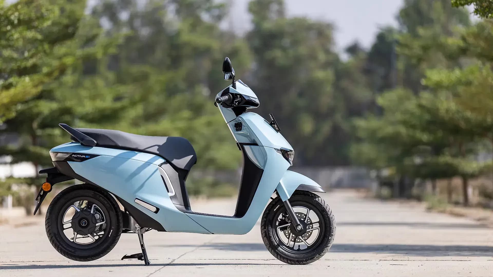 Honda Activa e Right Side View