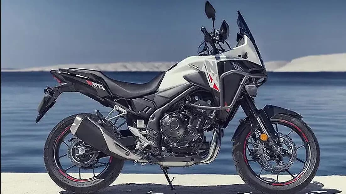 Honda NX500 Right Side View