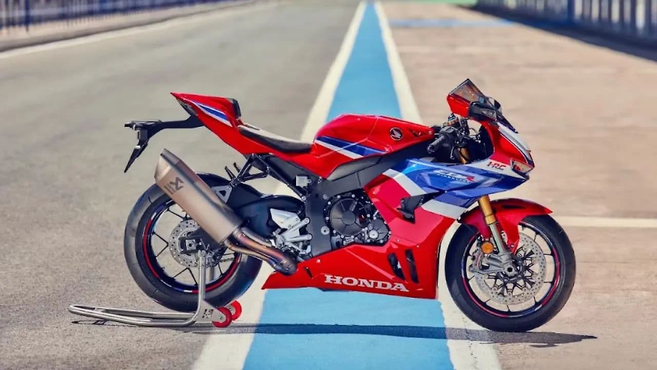Honda CBR1000RR-R Fireblade Right Side View