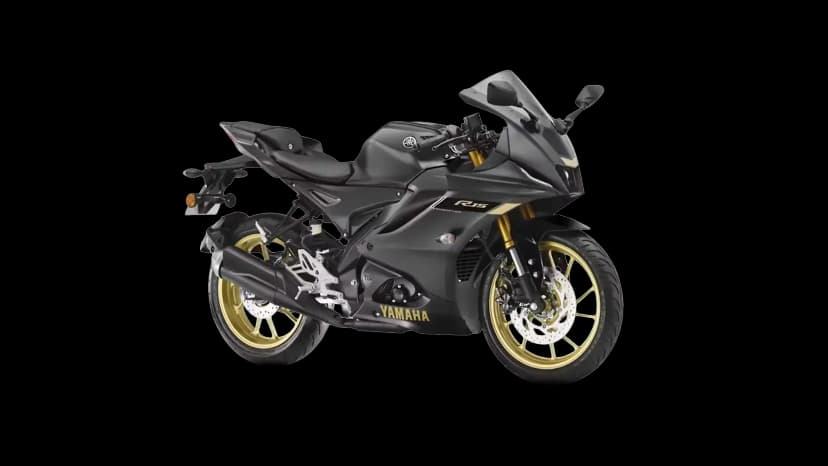 Yamaha R15 V4 in Dark Knight
