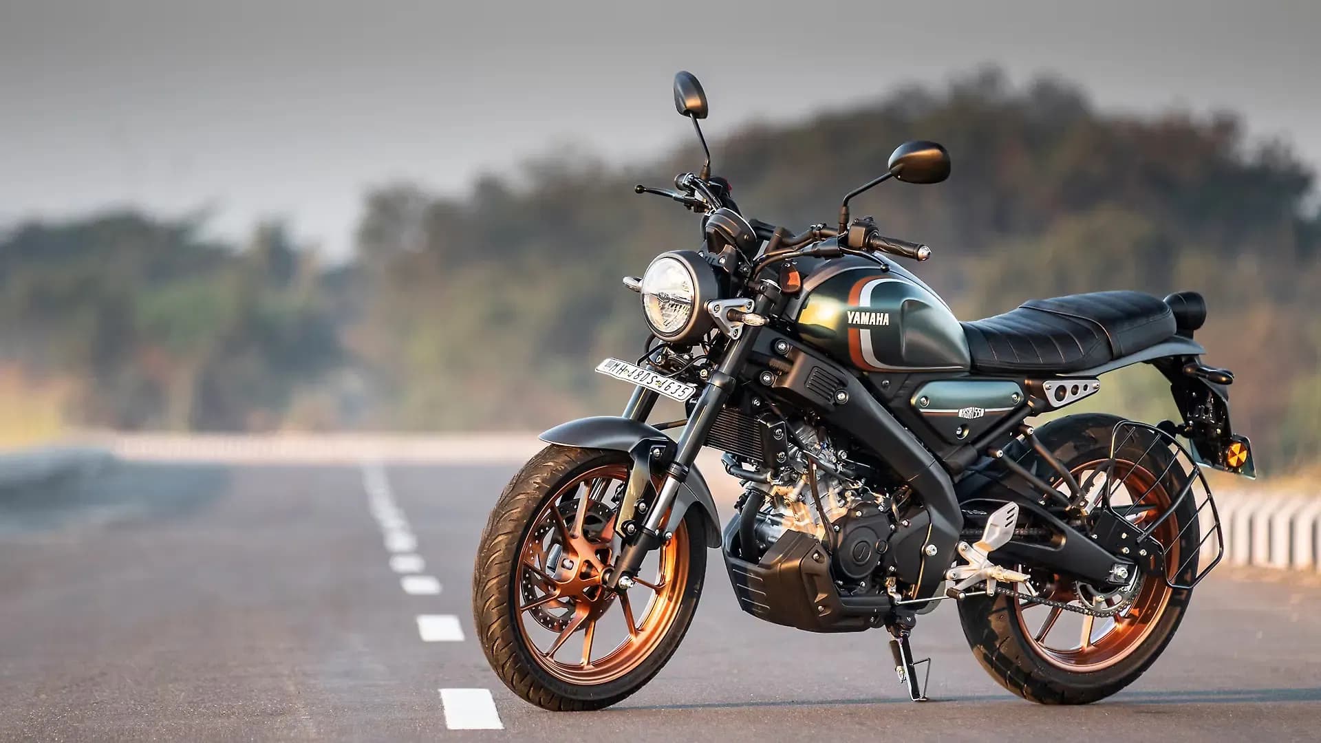 Yamaha XSR 155 Left Front Three Quarter
