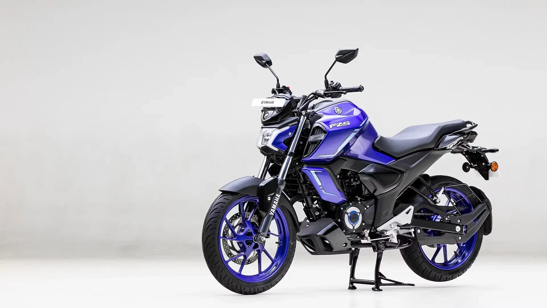 Yamaha FZ S Hybrid Left Front Three Quarter