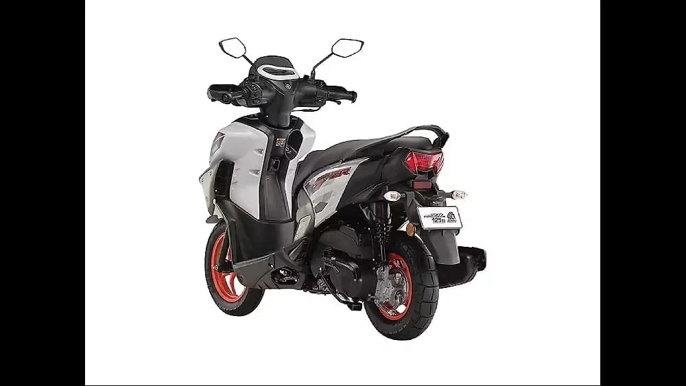 Yamaha Ray ZR 125 Left Rear Three Quarter