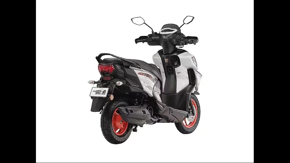 Yamaha Ray ZR 125 Right Rear Three Quarter