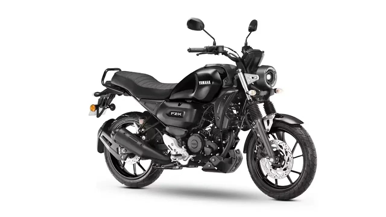 Yamaha FZ X in Metallic Black
