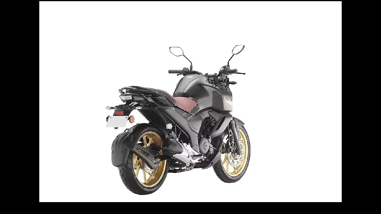 Yamaha FZ S FI Right Rear Three Quarter
