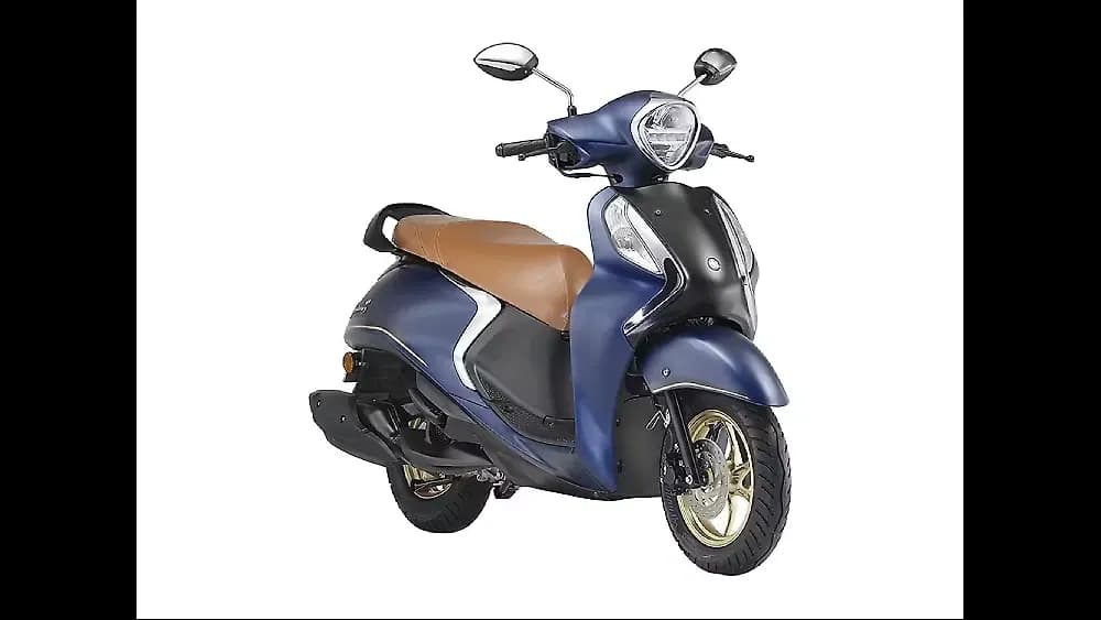 Yamaha Fascino 125 Right Front Three Quarter