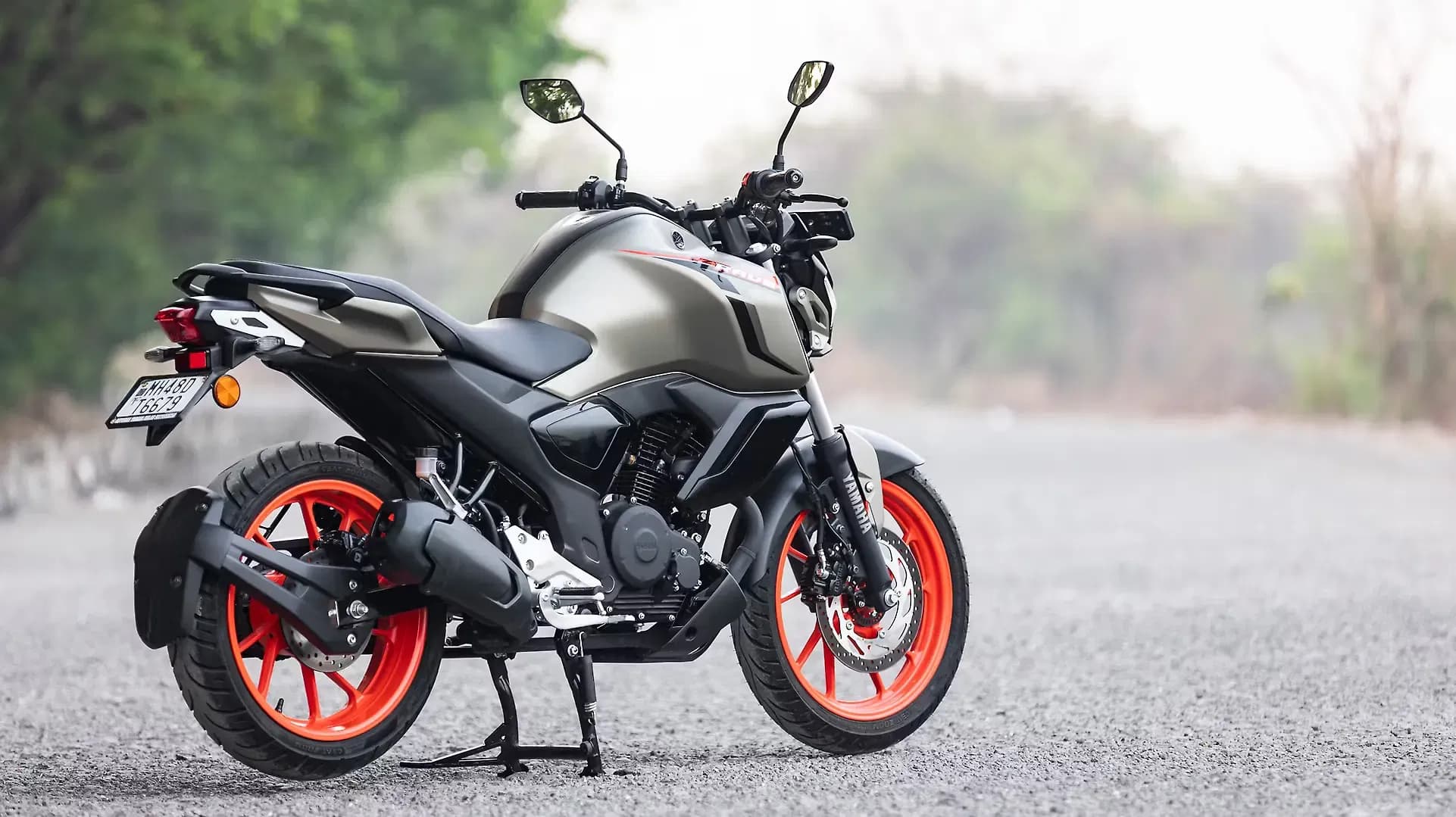 Yamaha FZ Rave Right Rear Three Quarter