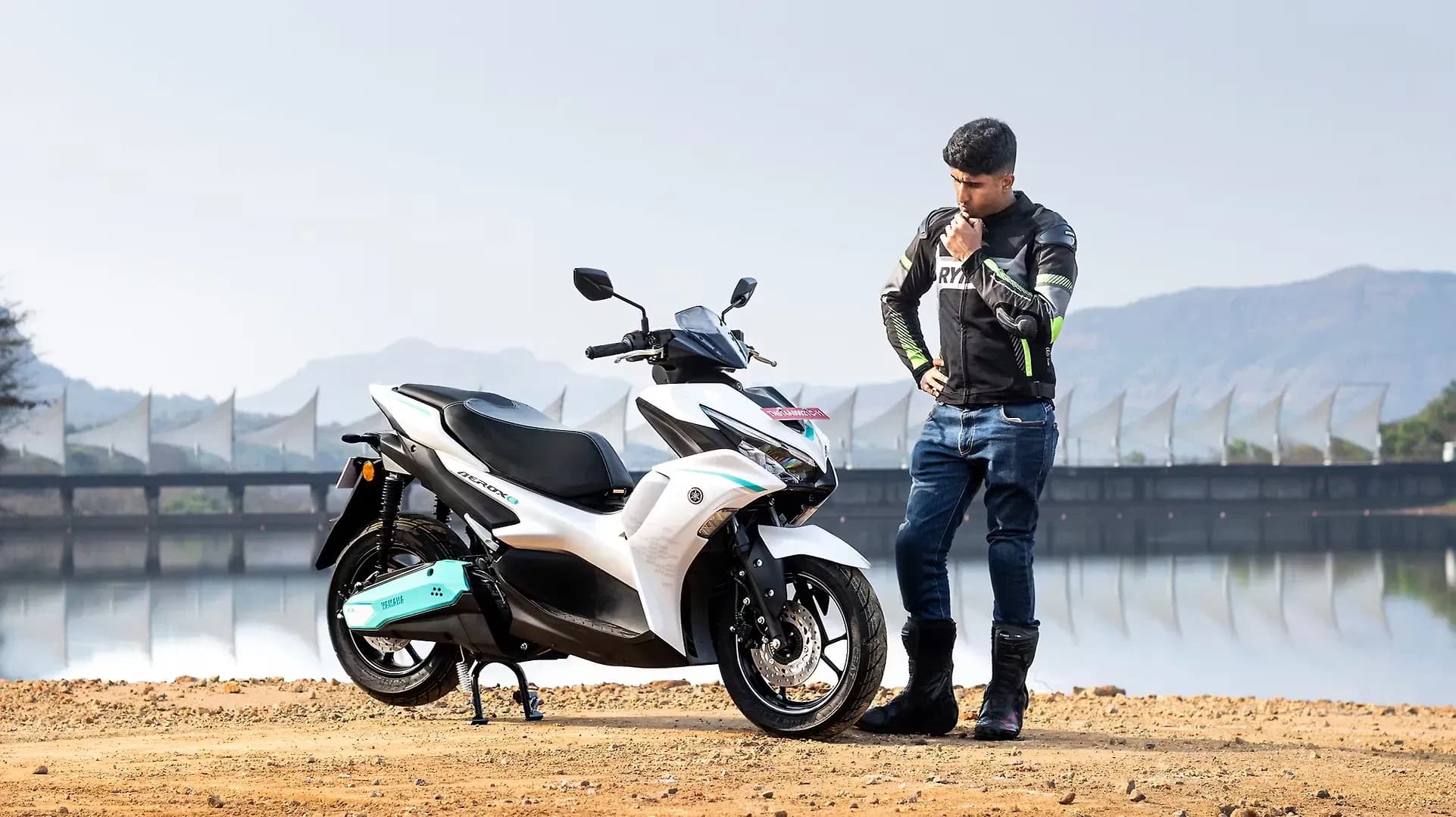 Yamaha Aerox E Riding