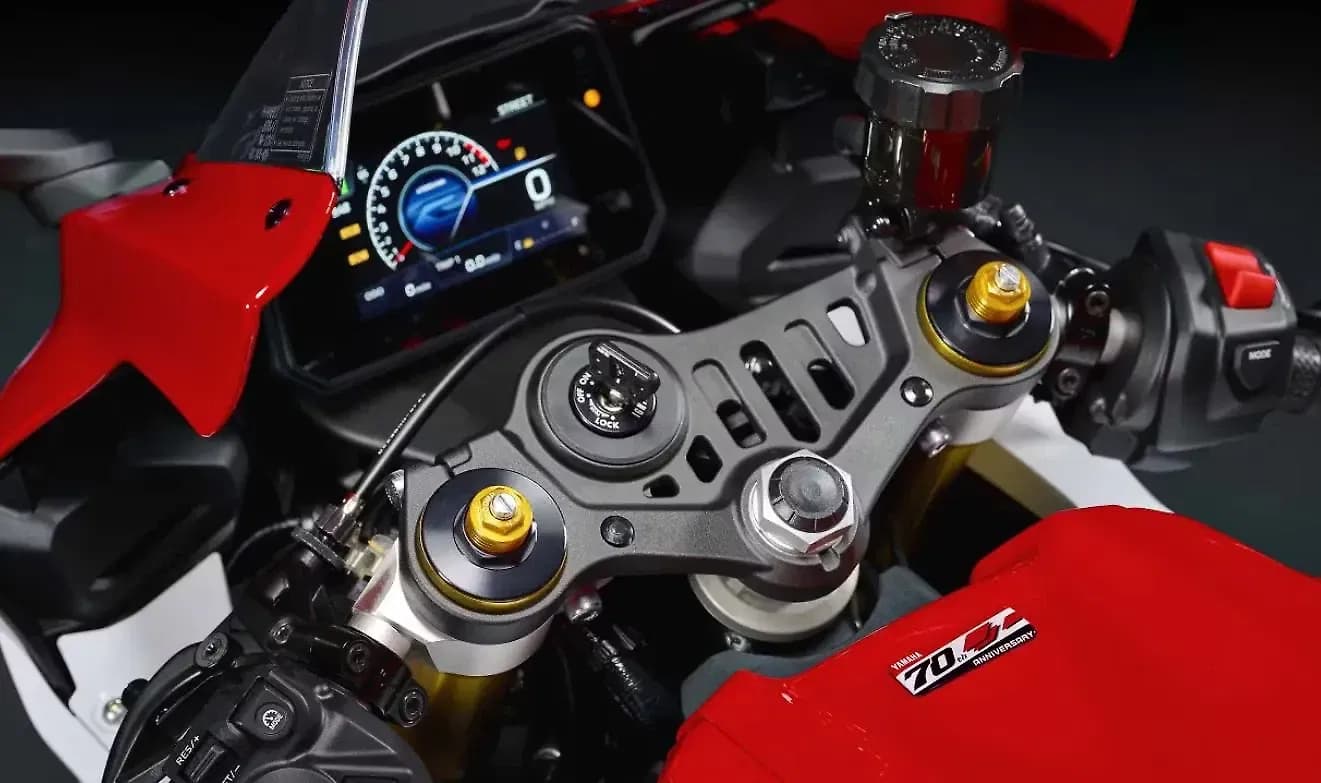 Yamaha YZF-R7 Right Side View