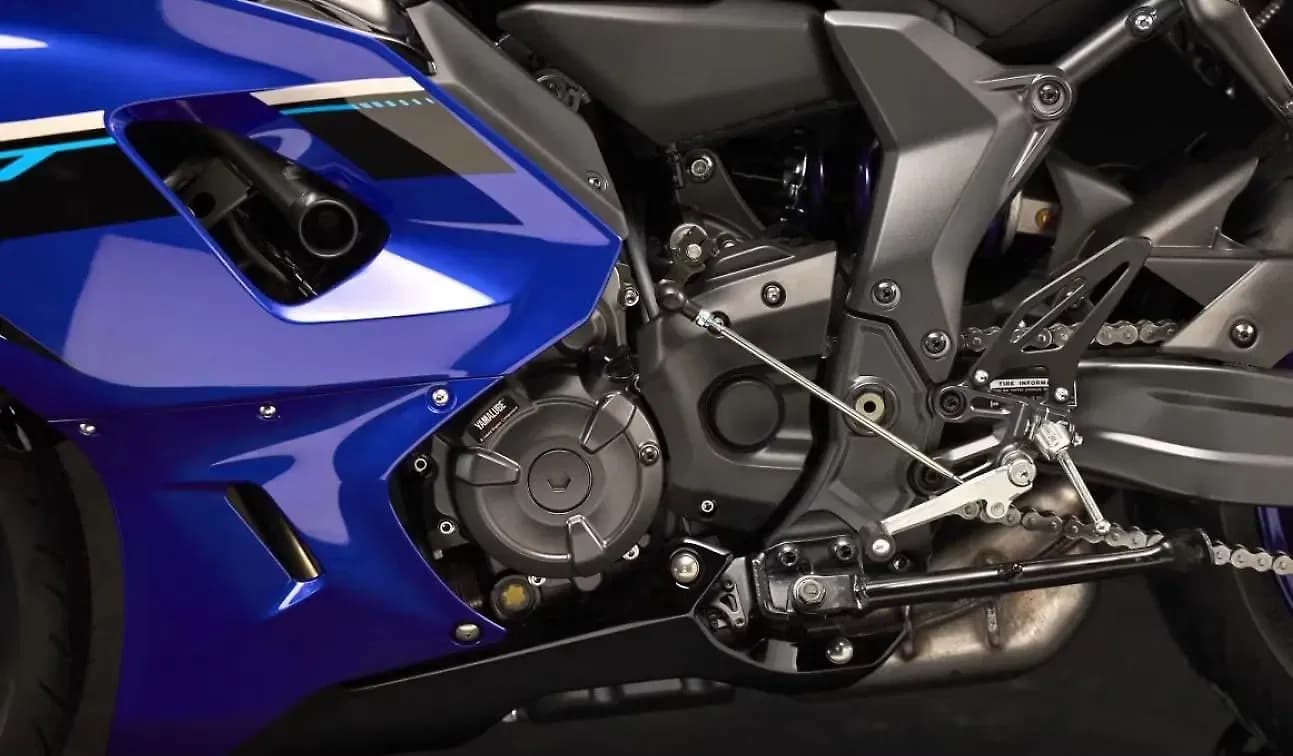 Yamaha YZF-R7 Right Side View