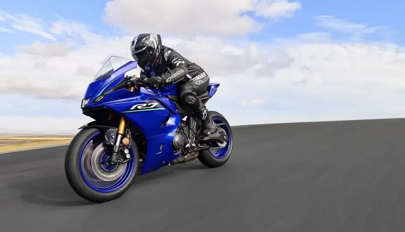Yamaha YZF-R7 Right Side View