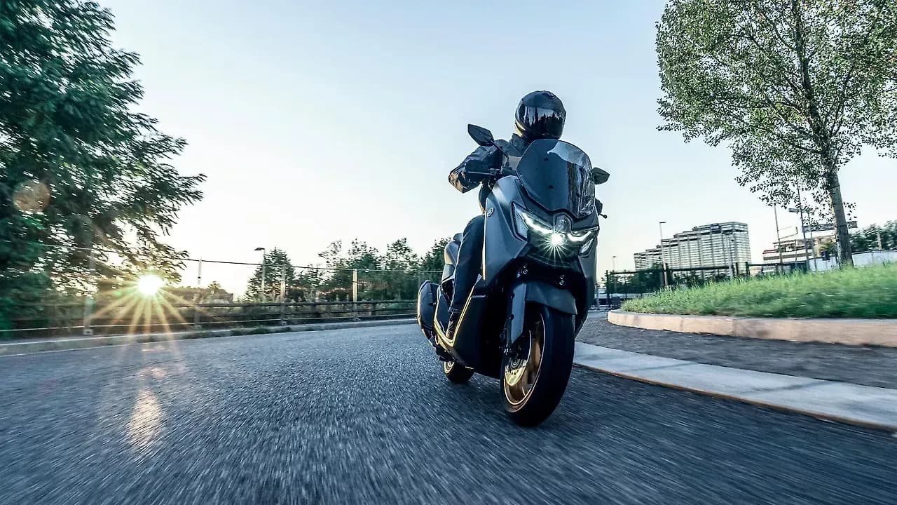 Yamaha Nmax 155 Right Front Three Quarter