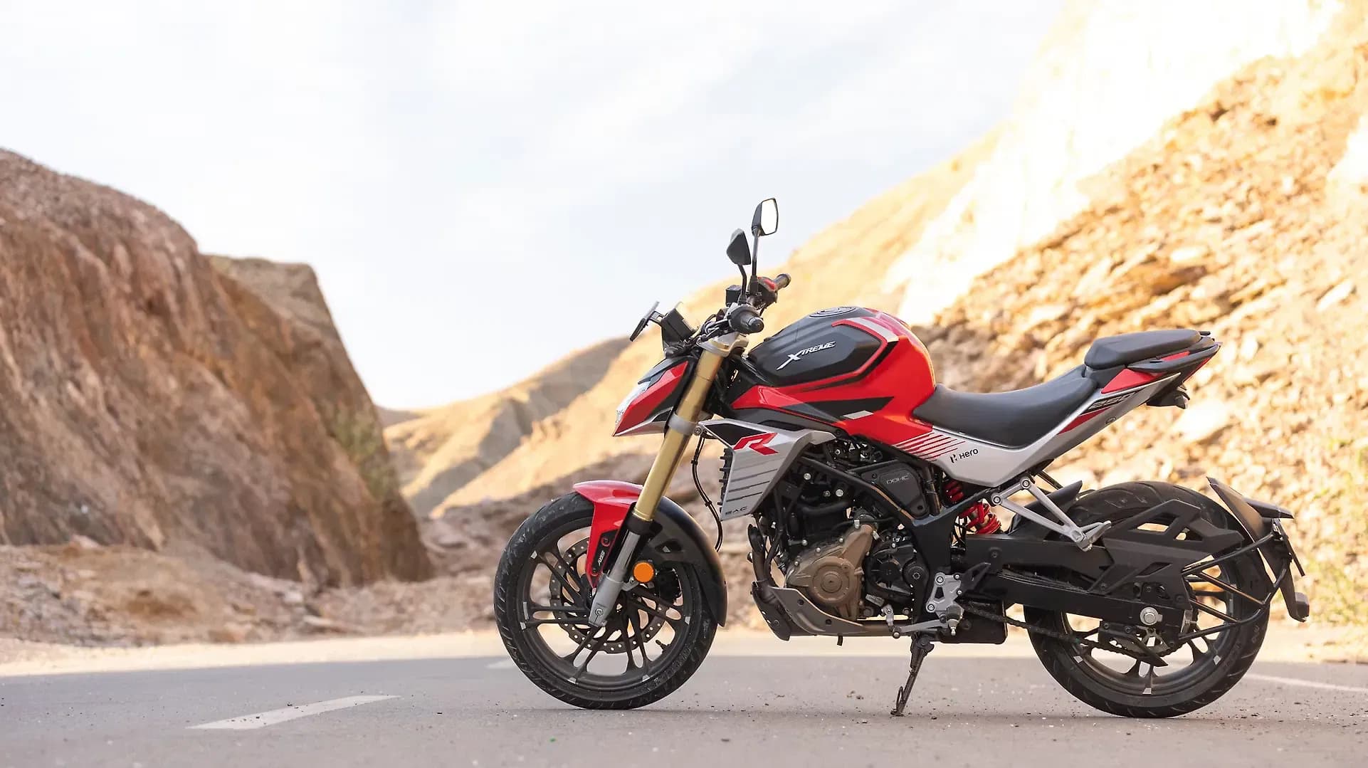 Hero Xtreme 250R Left Side View