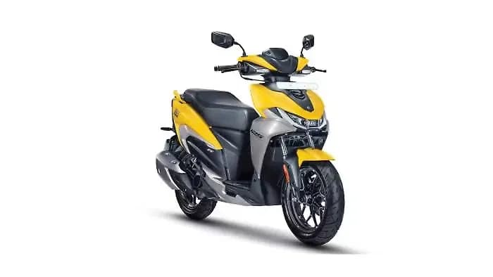 Hero Xoom 125 Right Front Three Quarter