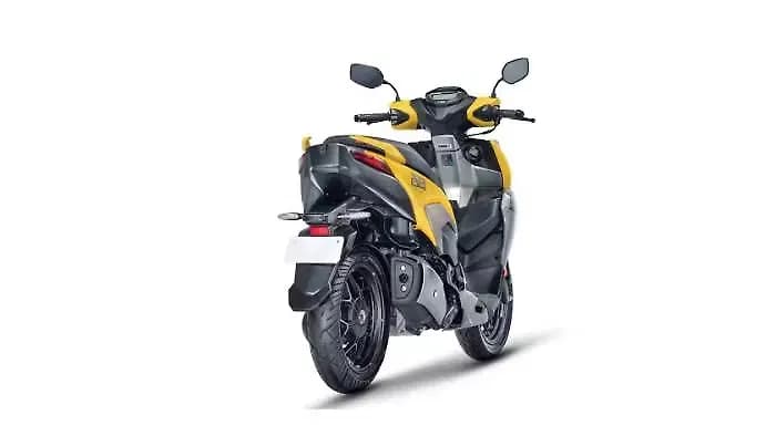 Hero Xoom 125 Right Rear Three Quarter