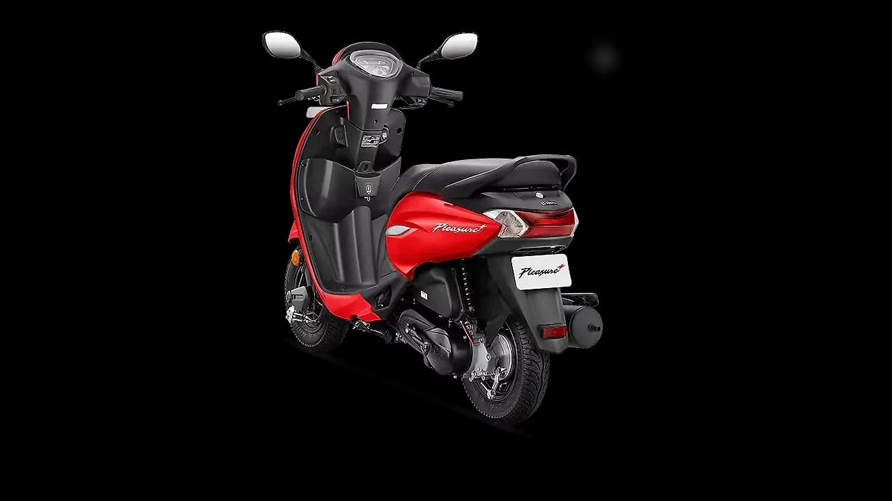 Hero Pleasure + Left Rear Three Quarter