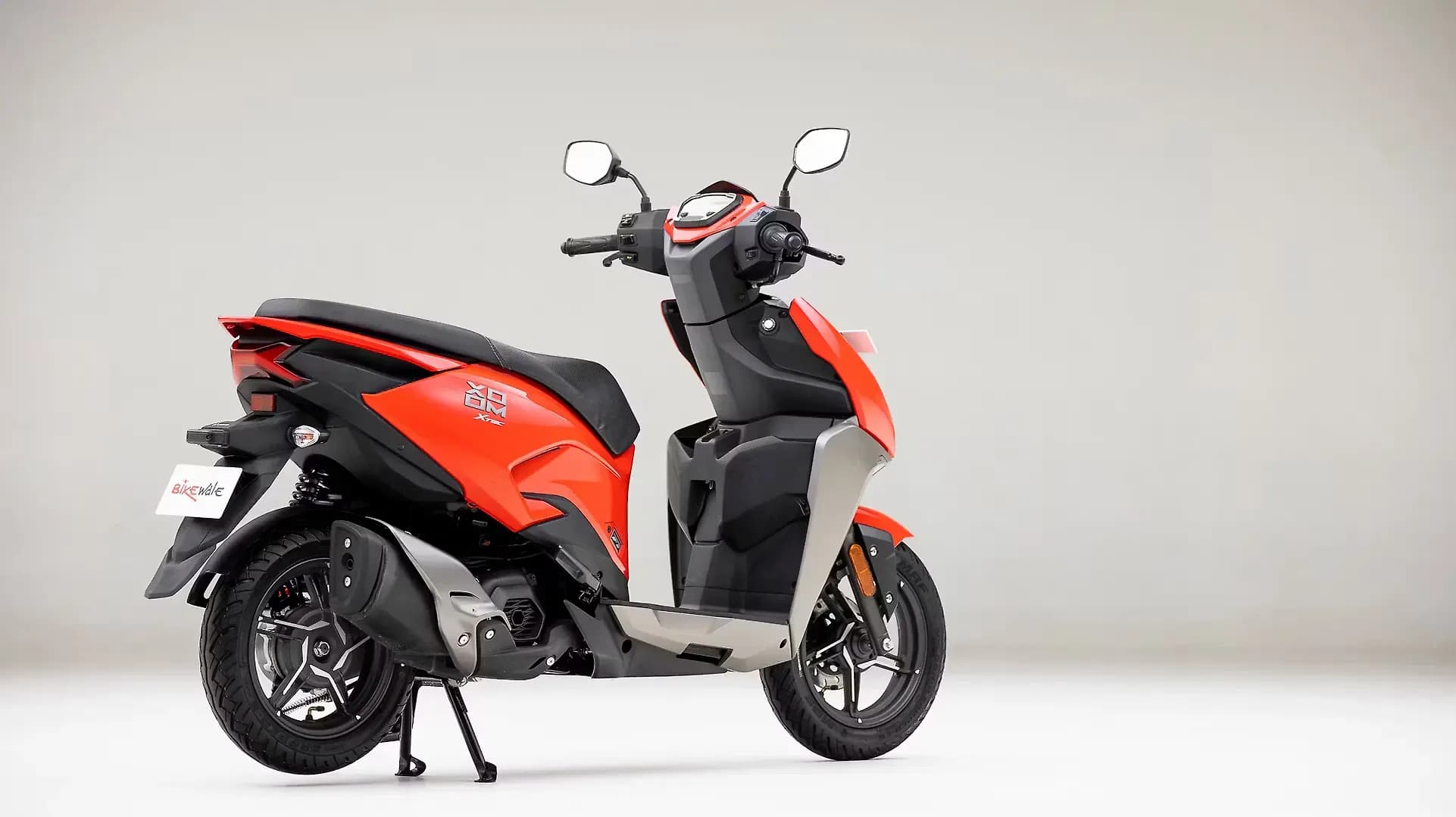 Hero Xoom Right Rear Three Quarter