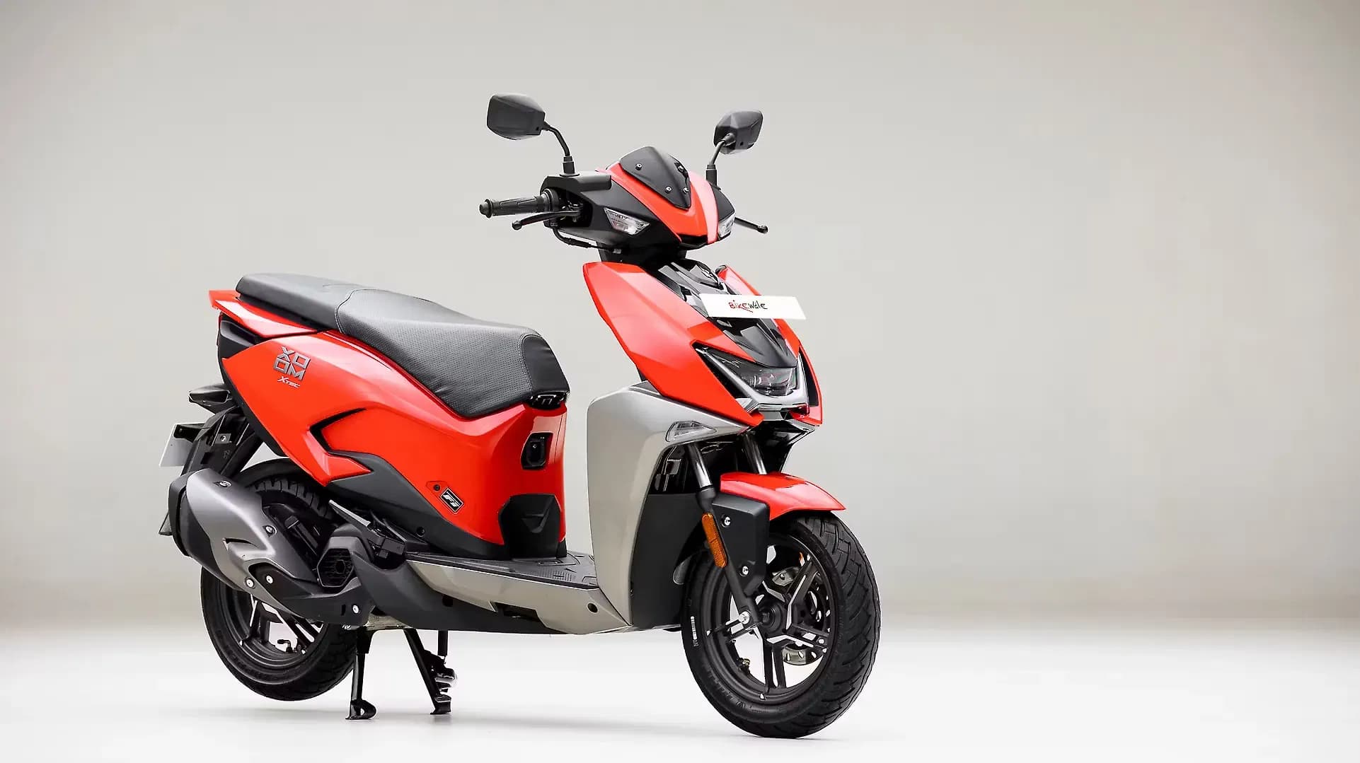 Hero Xoom Right Front Three Quarter