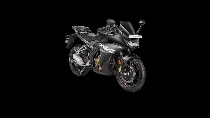 Hero Karizma XMR 210 Right Front Three Quarter