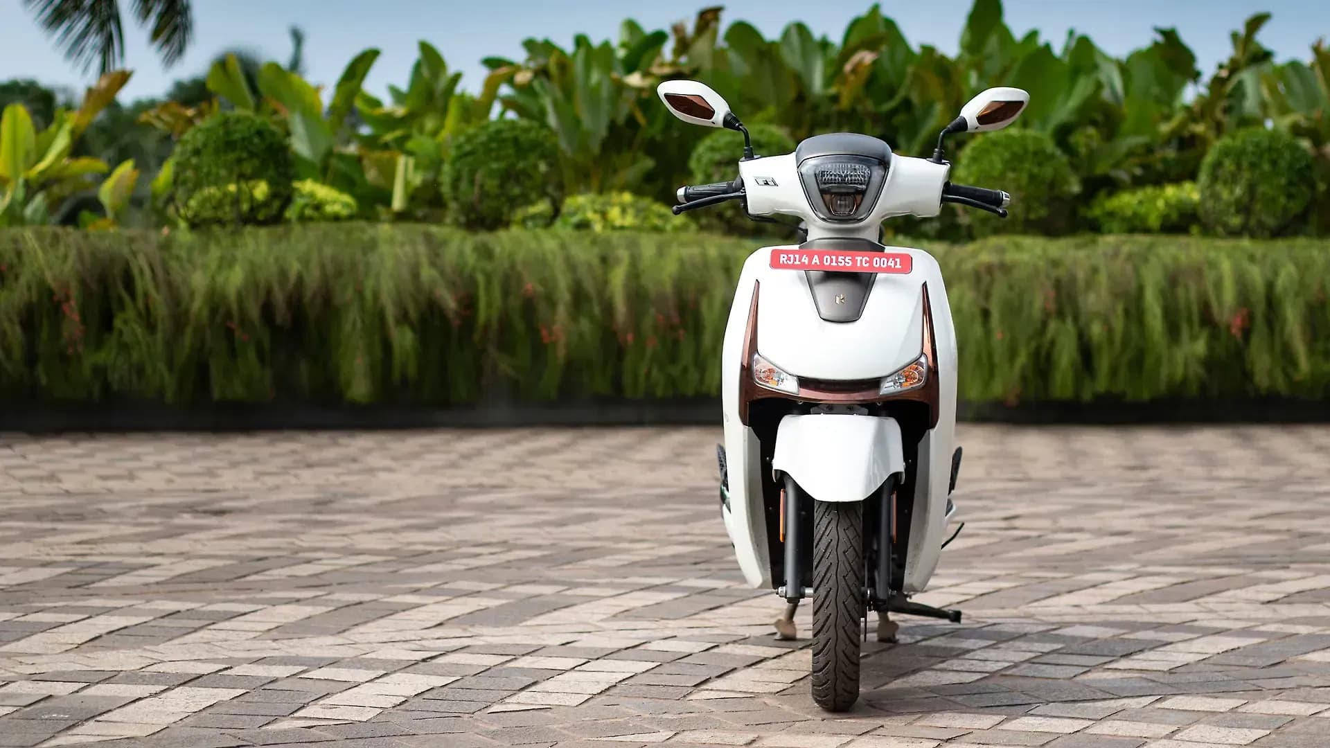 Hero Destini 125 [2024] Front View