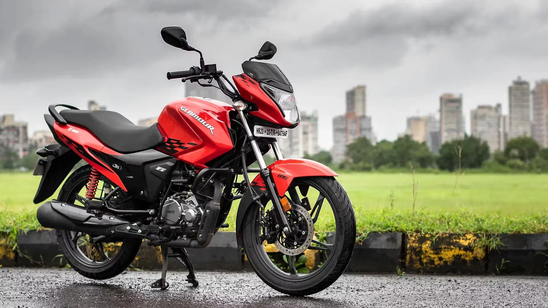 Hero Glamour Right Front Three Quarter