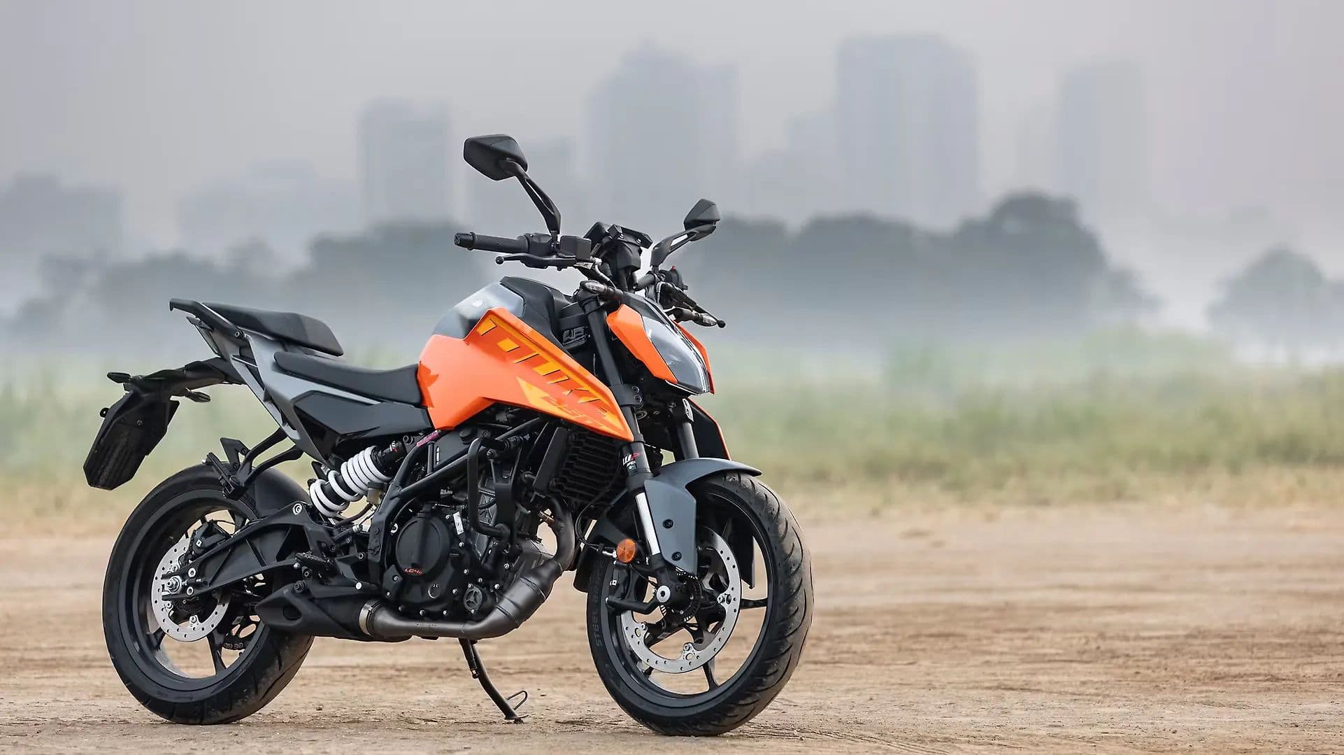 KTM 250 Duke Right Front Three Quarter